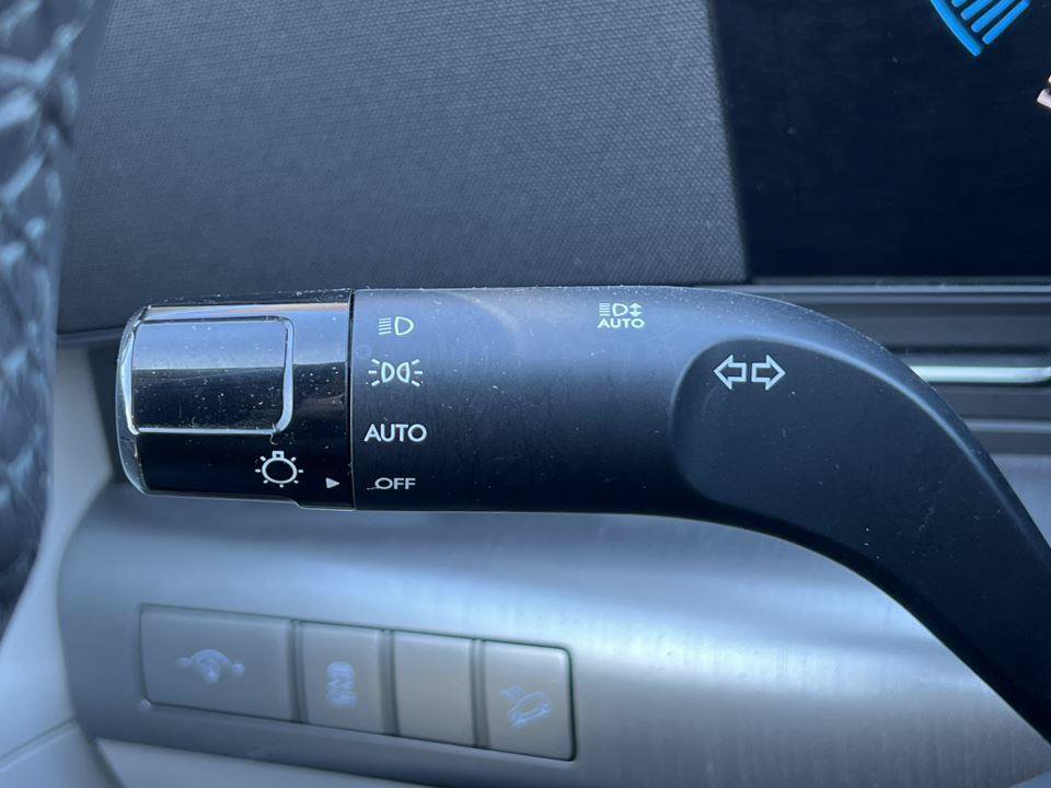 Used 2025 Hyundai Kona SEL AWD/4WD image 15