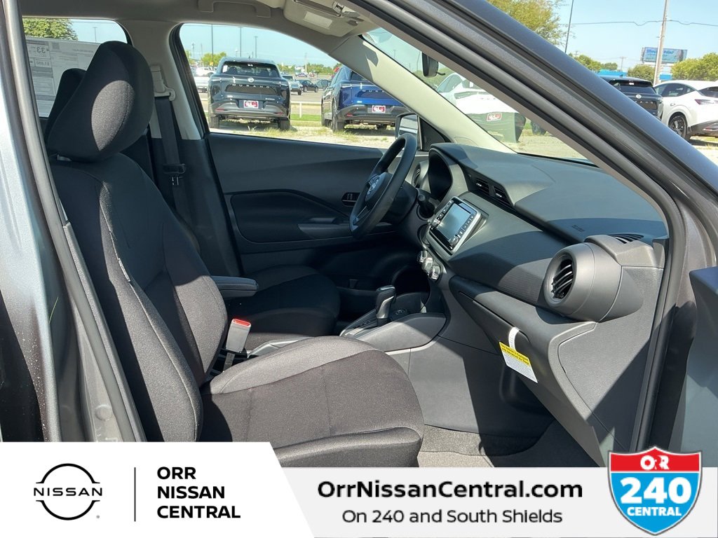 New 2025 Nissan Kicks Play S image 11