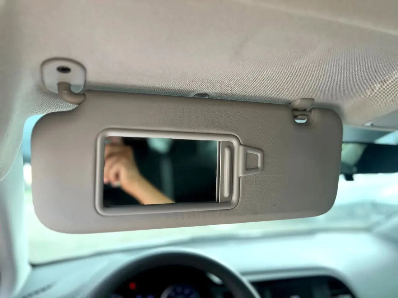 Used 2019 Hyundai Elantra SE w/ Cargo Package image 27