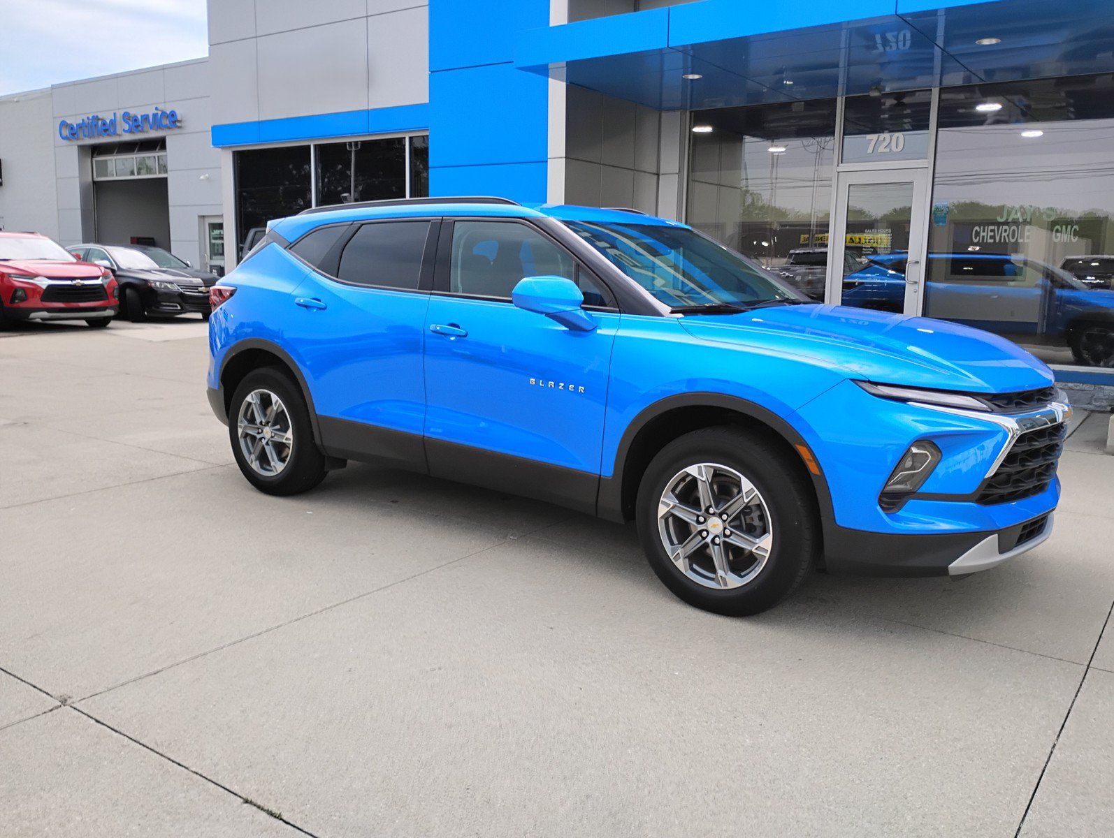 Used 2024 Chevrolet Blazer LT w/ Convenience Package FWD image 4
