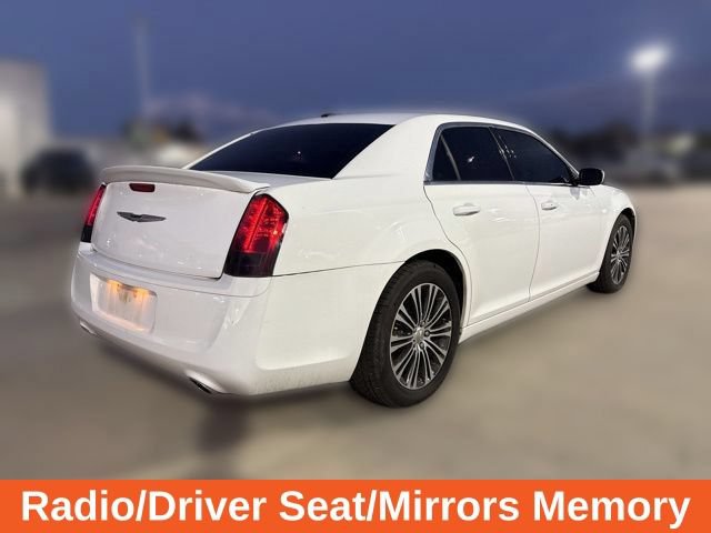 Used 2013 Chrysler 300 S w/ Luxury Group AWD/4WD image 10
