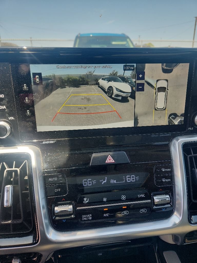 Certified 2023 Kia Sorento SX Prestige w/ Panoramic Sunroof Package AWD/4WD image 22
