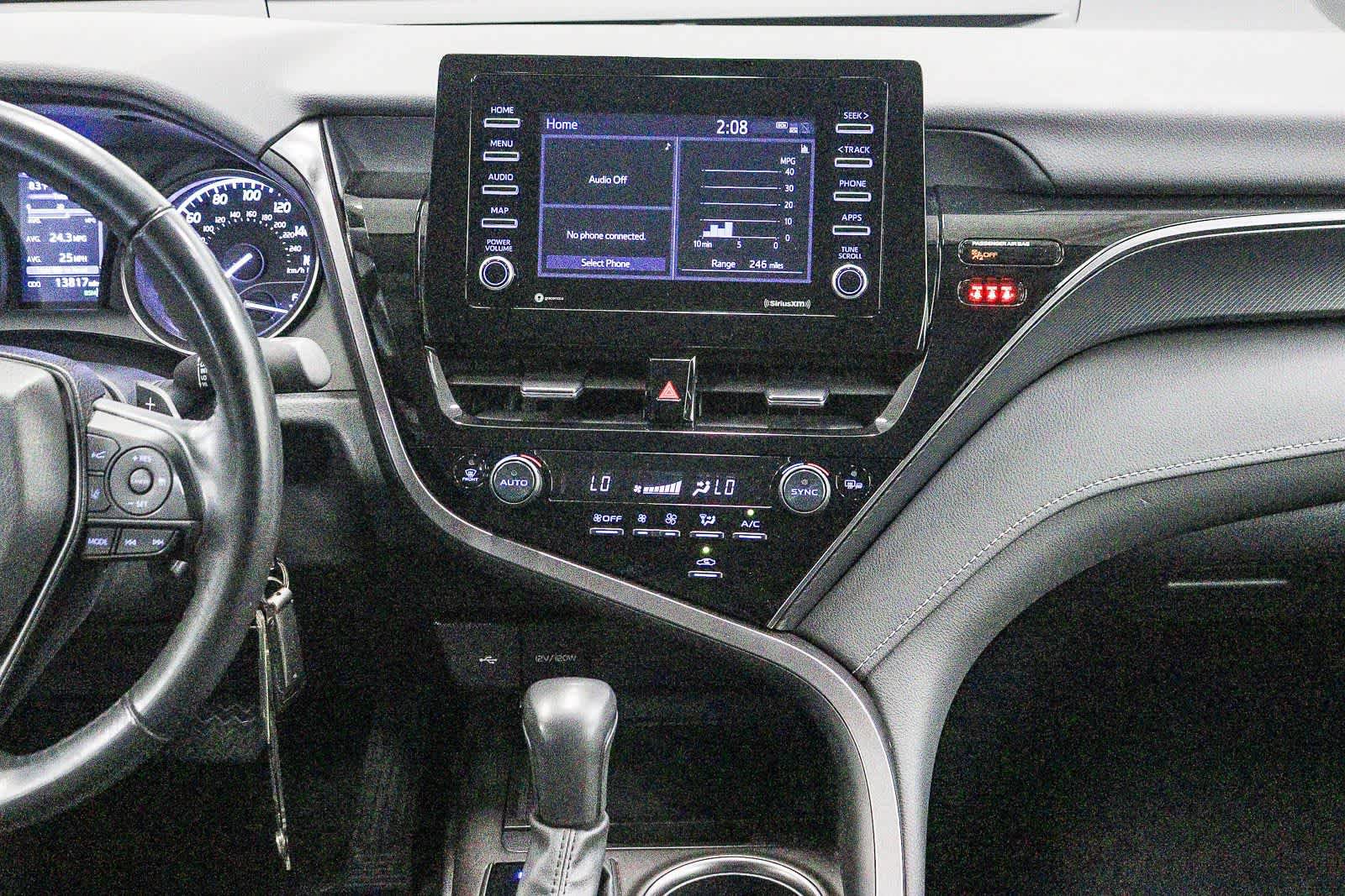 Used 2024 Toyota Camry SE FWD image 13