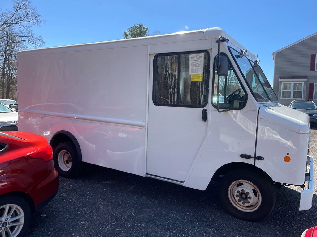 Used 2016 Ford E-350 and Econoline 350 Super Duty w/ A/C Prep Package RWD image 4