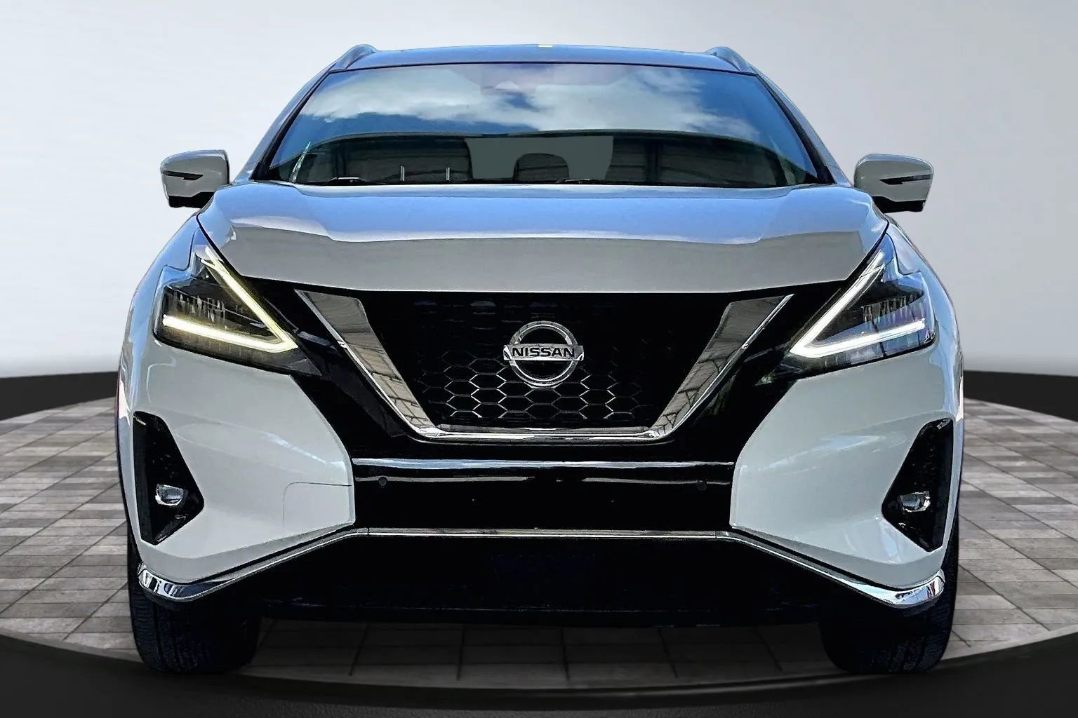 Used 2019 Nissan Murano Platinum w/ Cargo Package FWD image 2