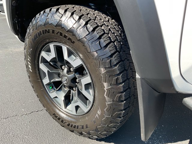 Used 2022 Toyota Tacoma TRD Off-Road w/ Technology Package RWD image 13