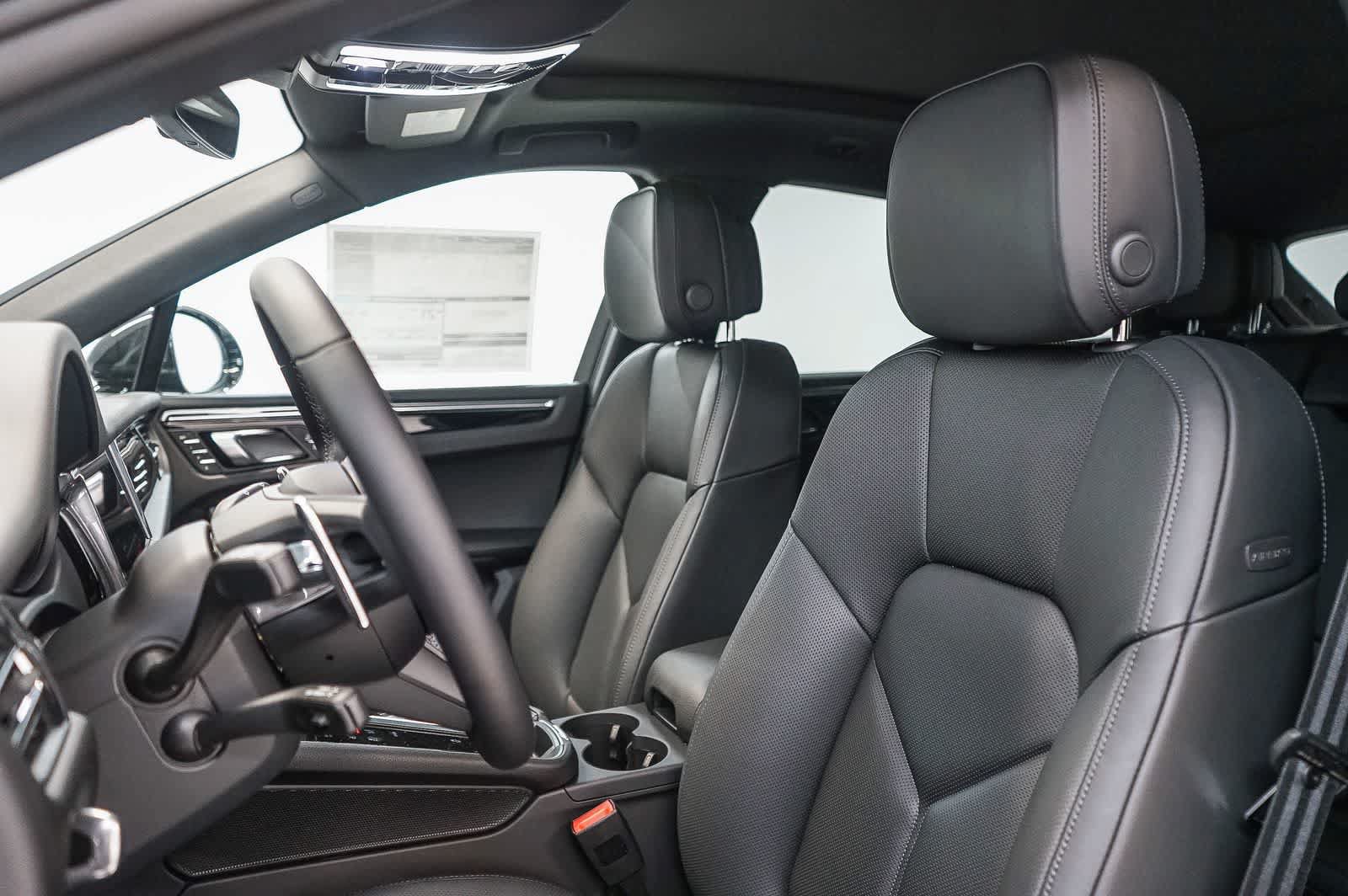 New 2026 Porsche Macan AWD/4WD image 5
