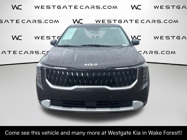 Certified 2025 Kia Carnival image 2