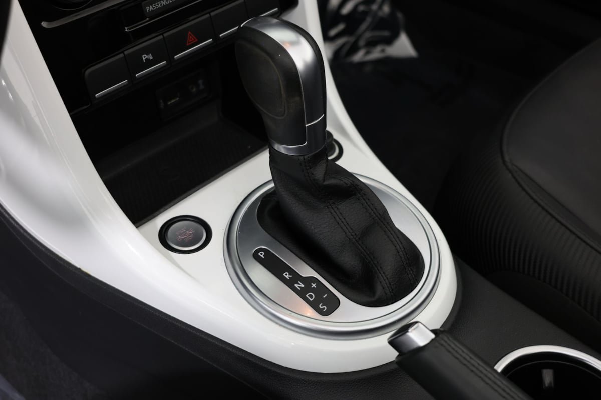 Used 2019 Volkswagen Beetle 2.0T SE FWD image 6