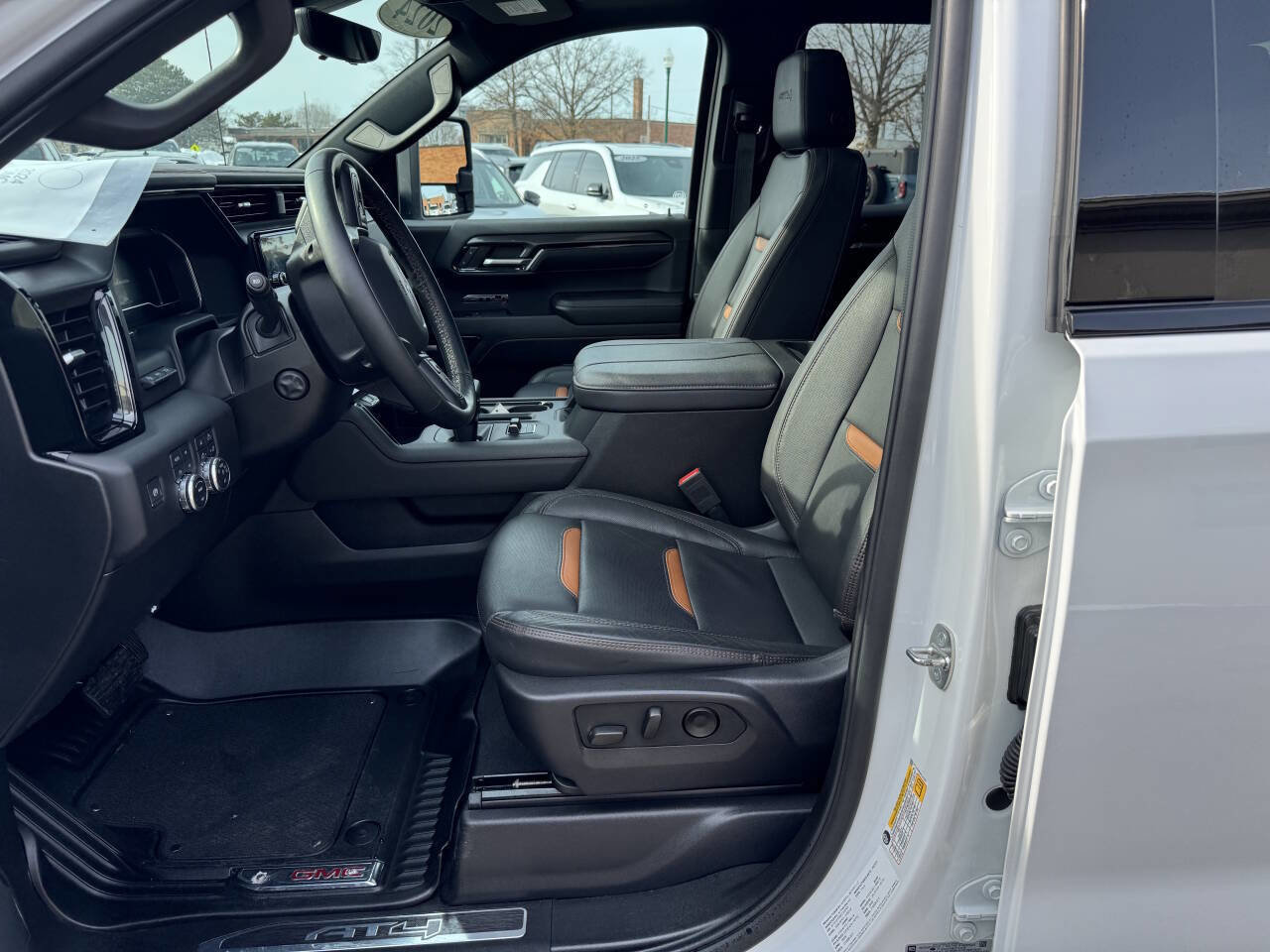 Used 2024 GMC Sierra 1500 AT4 w/ Technology Package image 7