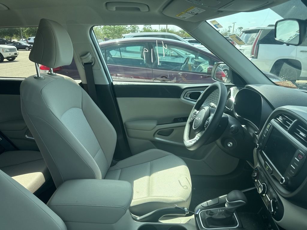 Used 2024 Kia Soul LX image 9