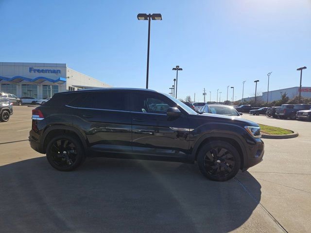 Used 2024 Volkswagen Atlas Cross Sport SE AWD/4WD image 4