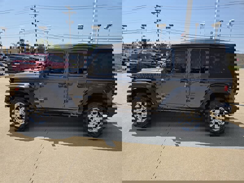 Used 2018 Jeep Wrangler Unlimited Sport image 6