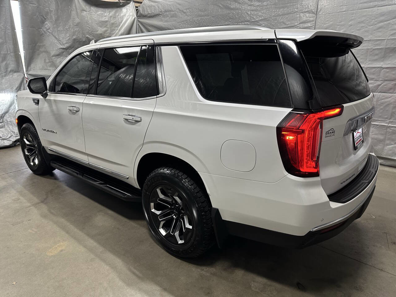 Used 2023 GMC Yukon SLT image 4