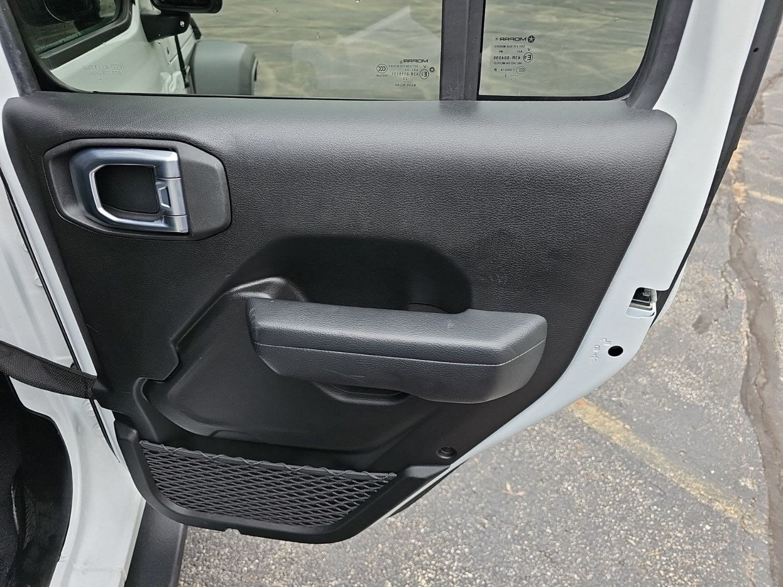 Used 2023 Jeep Wrangler Unlimited w/ Cold Weather Group AWD/4WD image 16