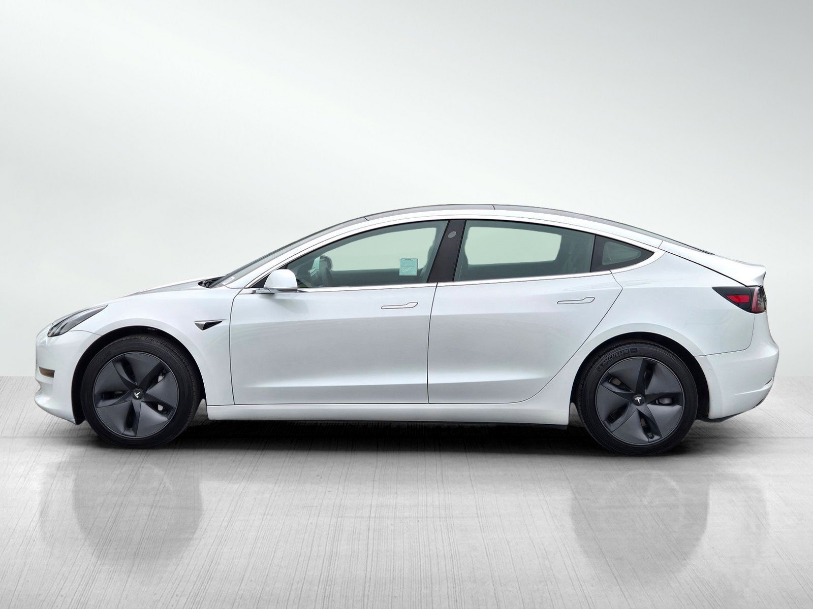 Used 2020 Tesla Model 3 Standard Range Plus RWD image 7