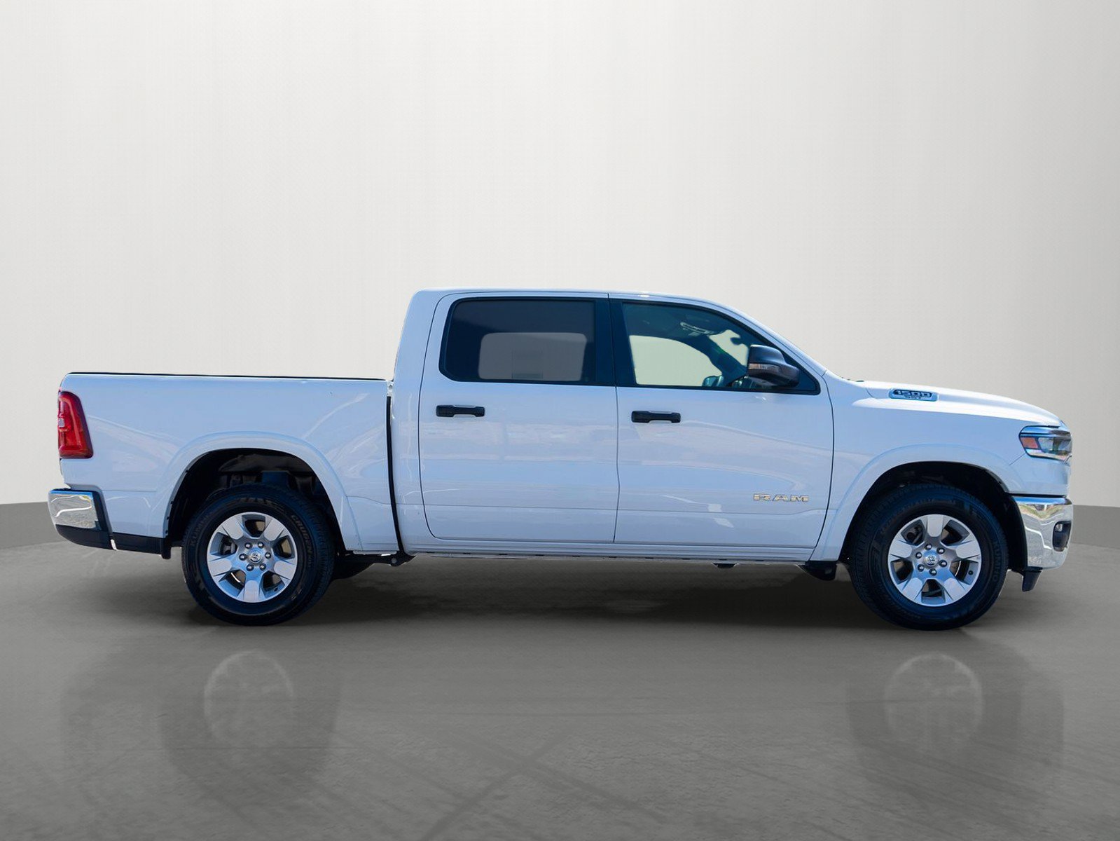 Used 2025 RAM 1500 Big Horn AWD/4WD image 8