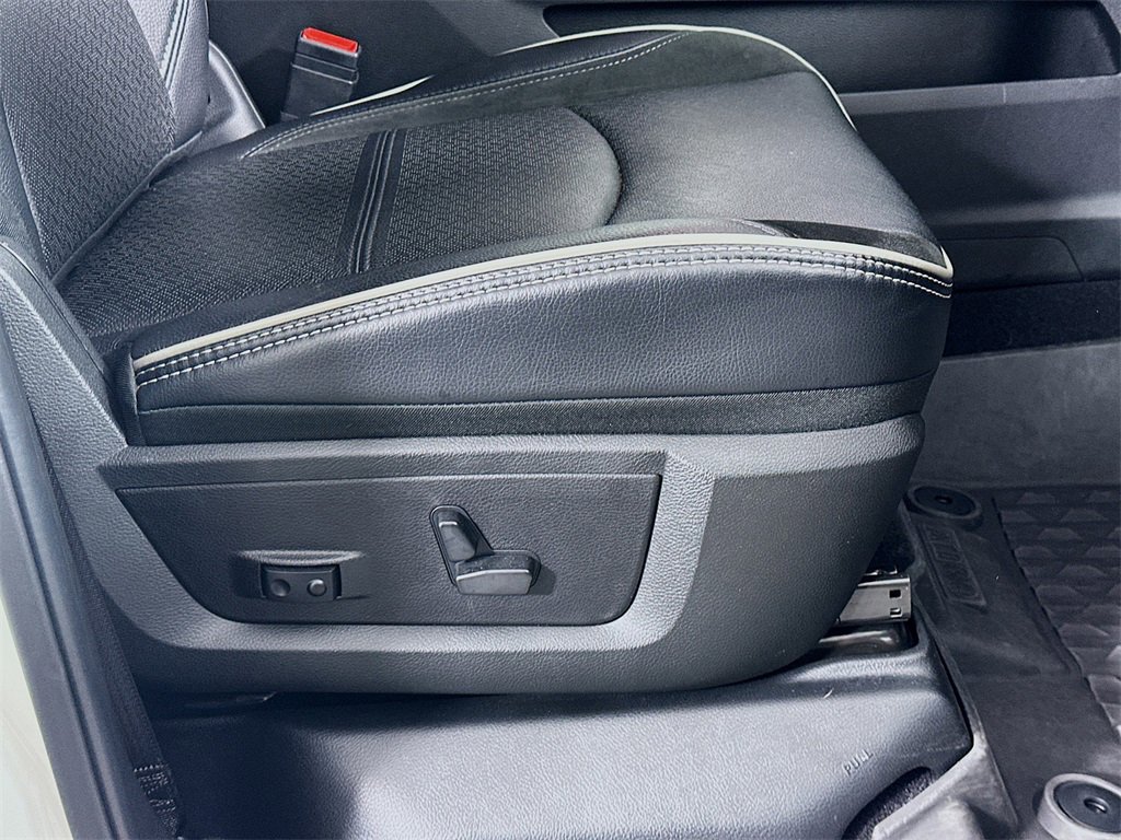 Used 2023 RAM 3500 Laramie w/ Night Edition image 23