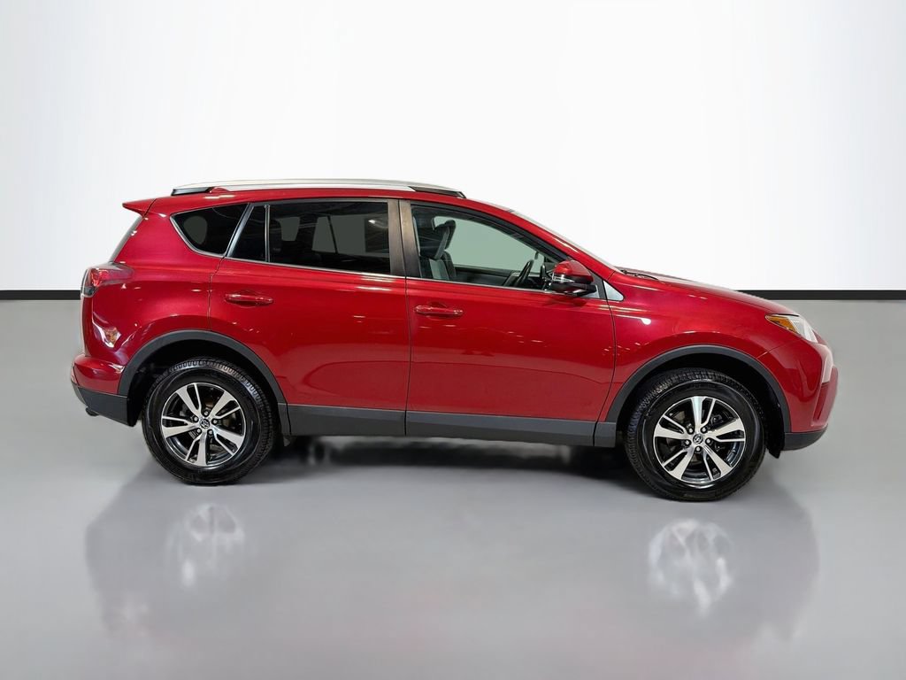 Used 2016 Toyota RAV4 XLE AWD/4WD image 10