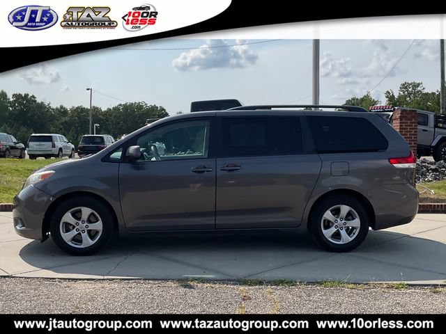 Used 2014 Toyota Sienna LE FWD image 4