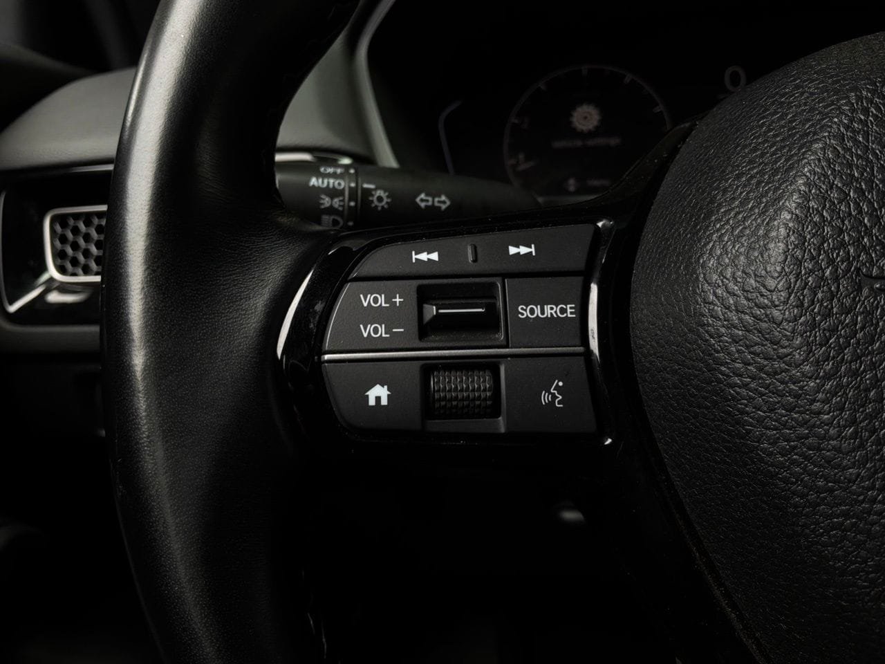 Used 2025 Honda Civic Sport image 29