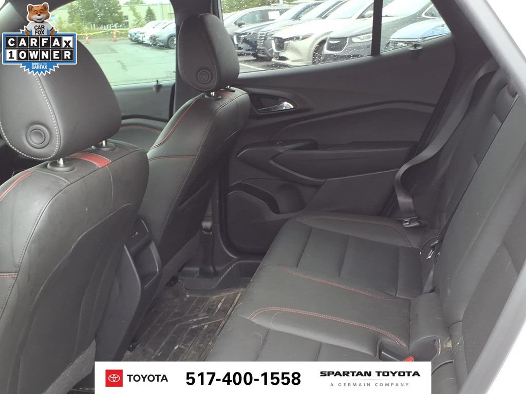 Used 2025 Chevrolet Trax RS w/ Sunroof Package FWD image 12