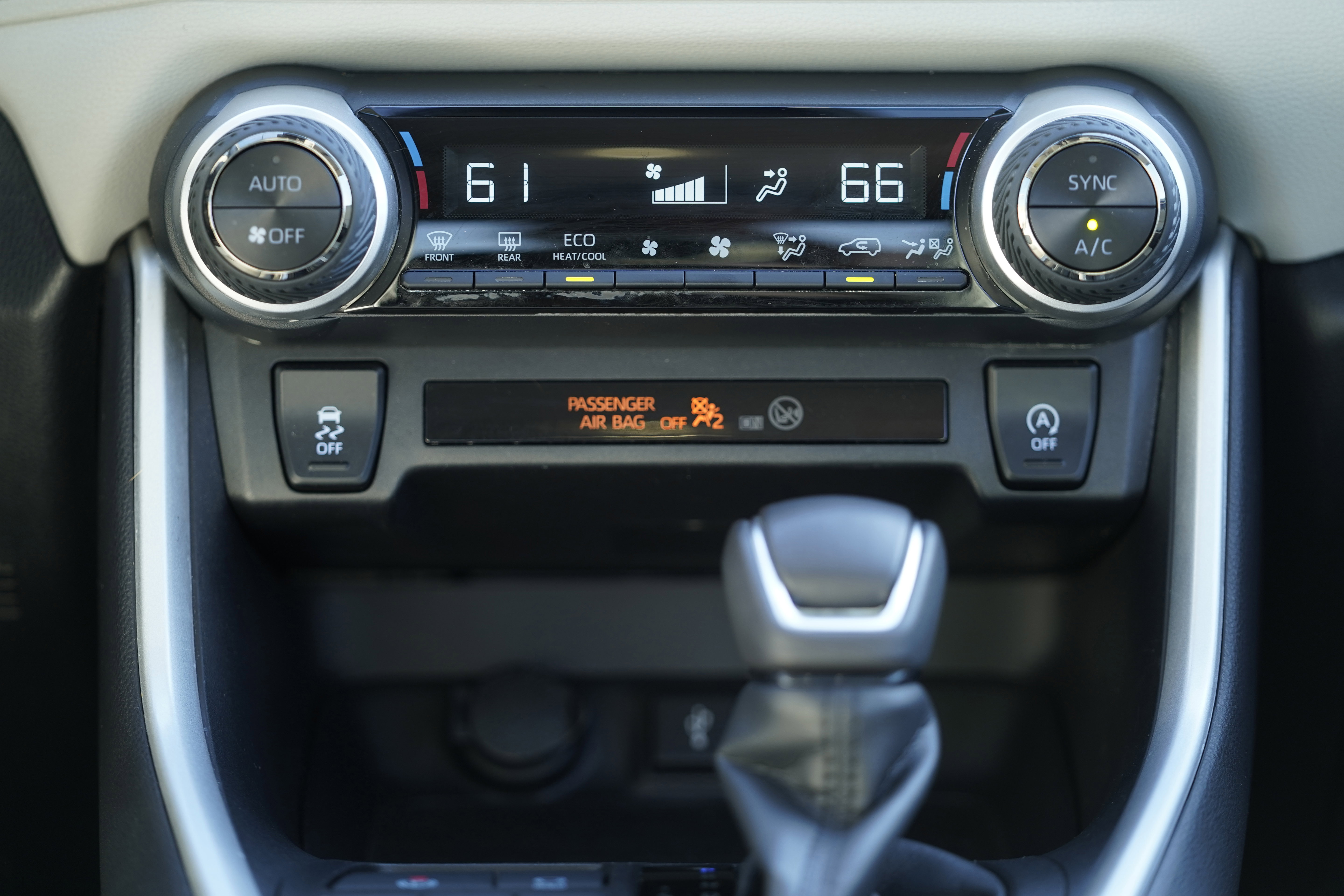 Used 2022 Toyota RAV4 XLE Premium image 29