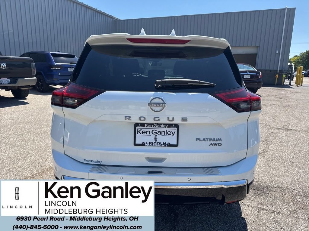 Used 2025 Nissan Rogue Platinum w/ Tech Package AWD/4WD image 4