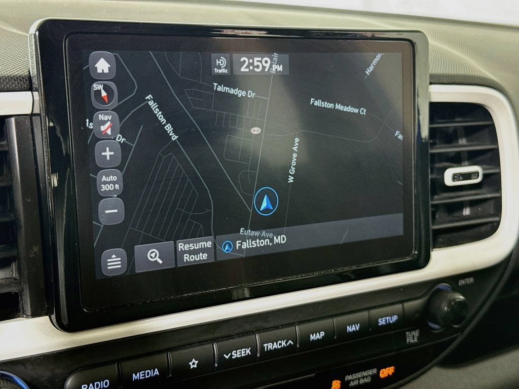Certified 2022 Hyundai Venue Limited FWD image 6