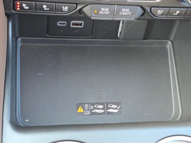 Used 2024 Chevrolet Tahoe High Country w/ Premium Package 2 image 20