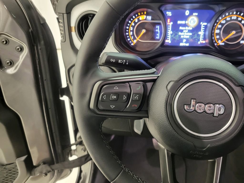 Used 2025 Jeep Wrangler Sport S image 3