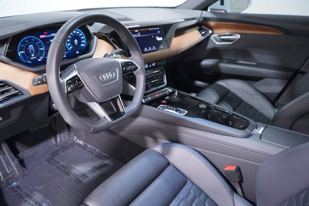 Used 2023 Audi e-tron GT Premium Plus AWD/4WD image 6