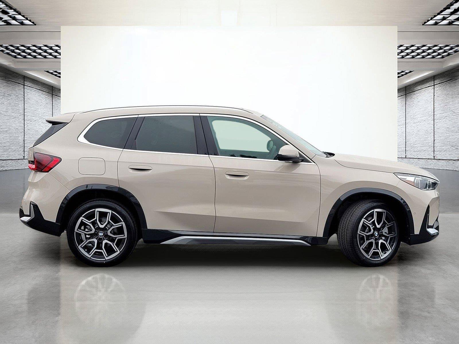 New 2027 BMW X1 xDrive28i w/ Convenience Package AWD/4WD image 4
