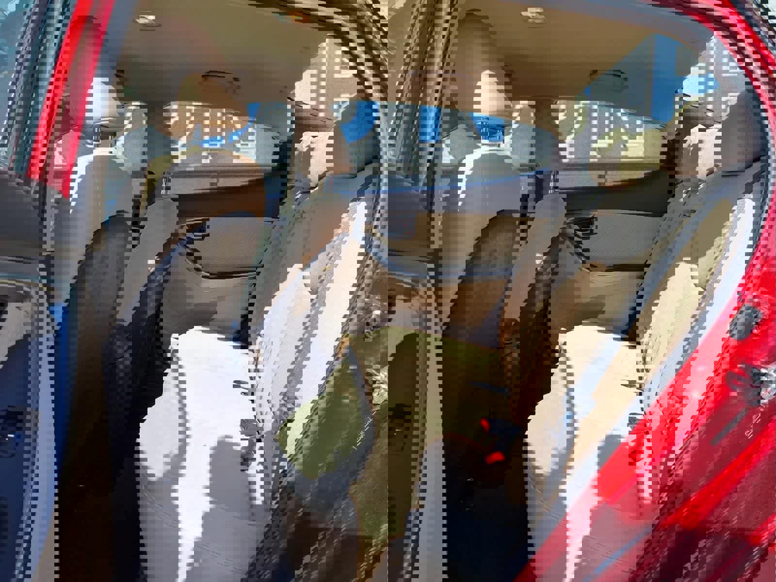 Used 2013 Hyundai Elantra GLS w/ Preferred Pkg FWD image 8