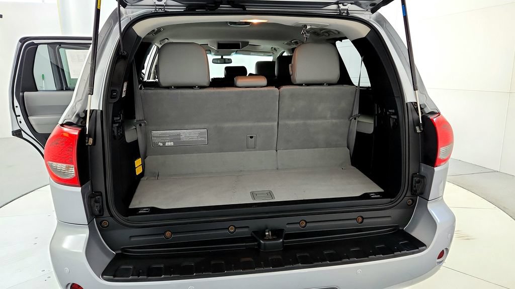 Used 2017 Toyota Sequoia Limited w/ Safety & Convenience Package AWD/4WD image 19