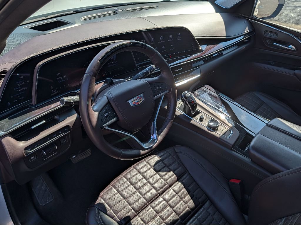 Used 2022 Cadillac Escalade ESV Sport Platinum w/ LPO, ONYX Package image 23