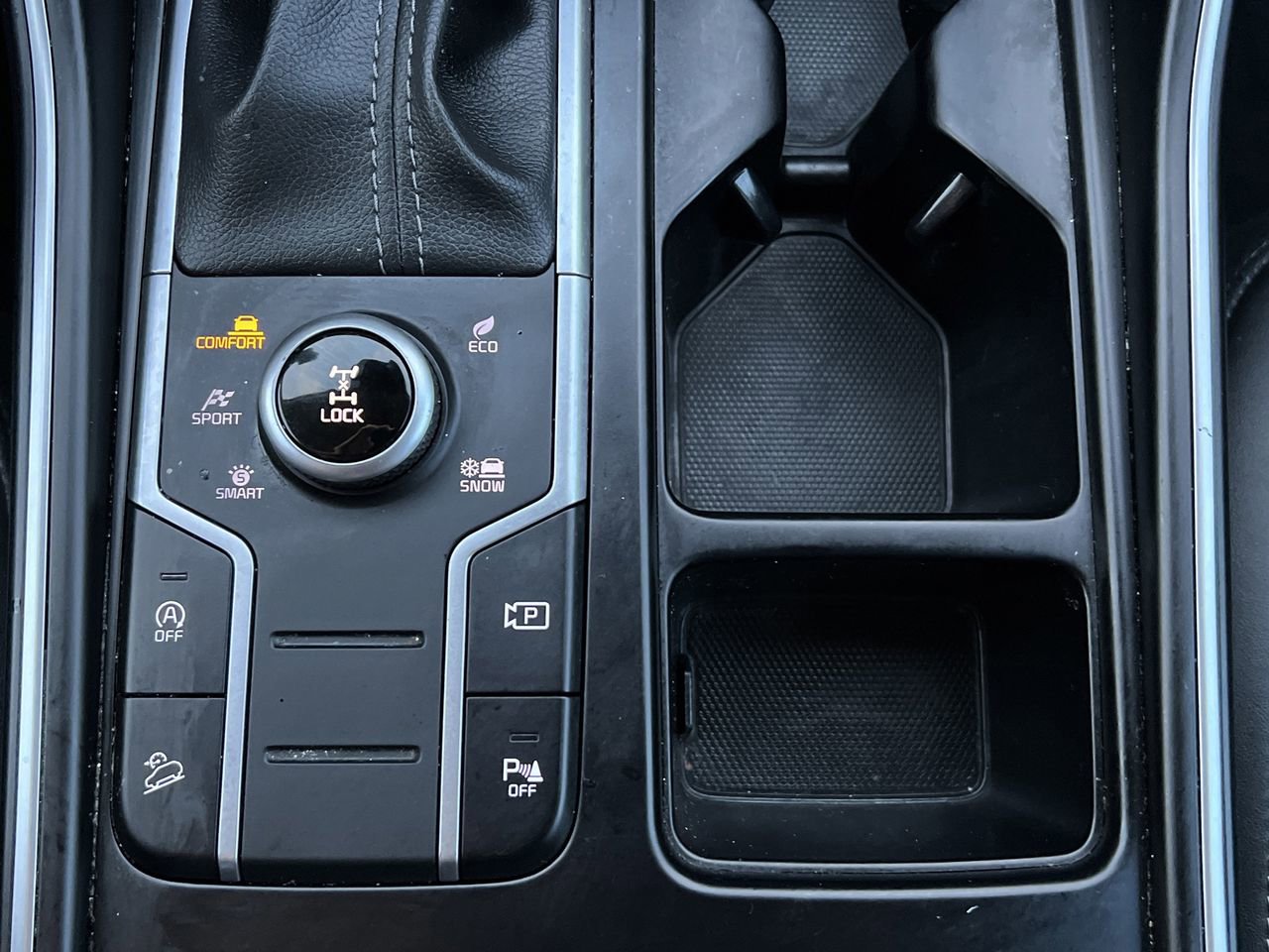 Used 2022 Kia Sorento S w/ Panoramic Sunroof Package image 12