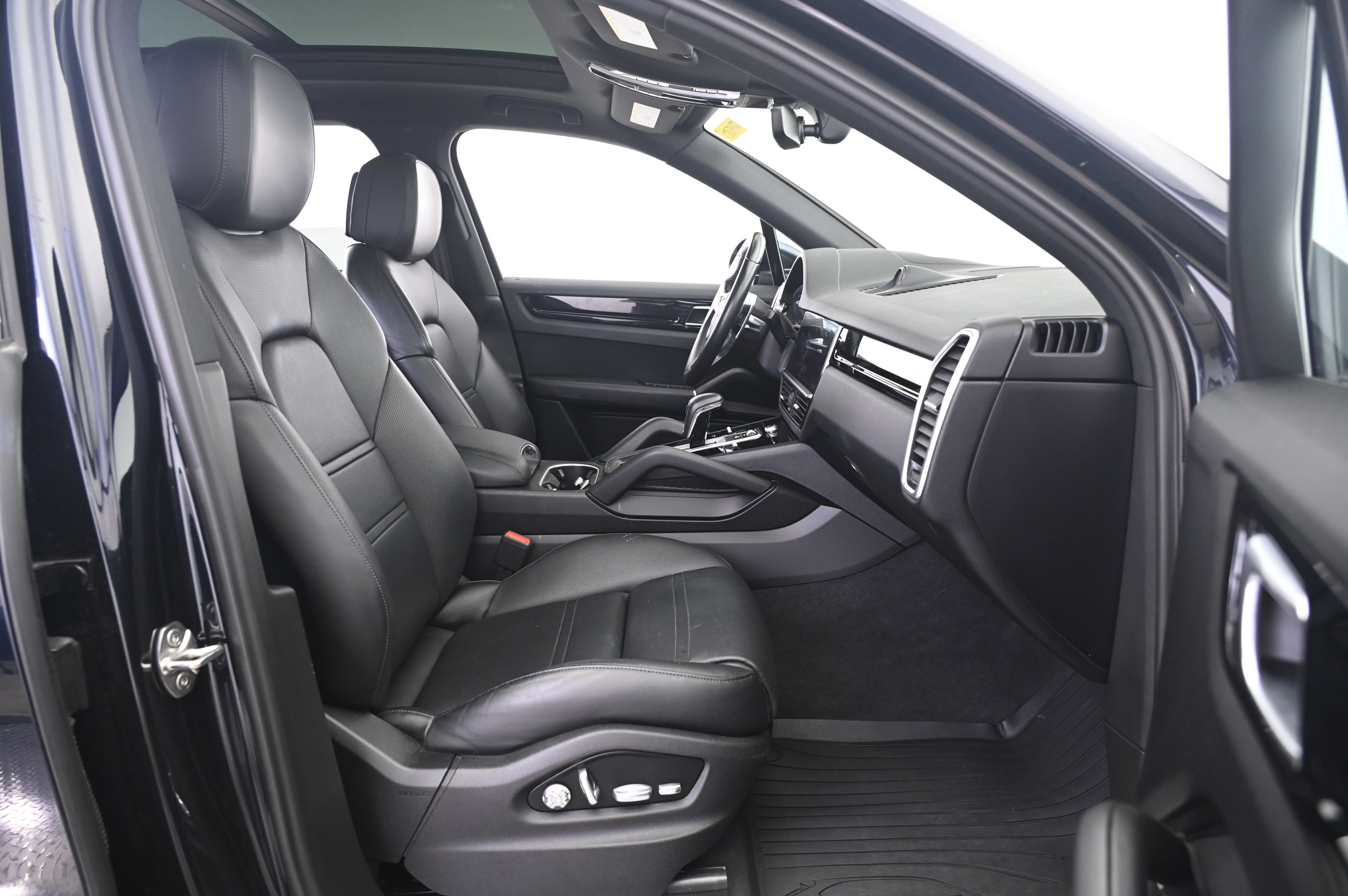 Certified 2020 Porsche Cayenne AWD/4WD image 23