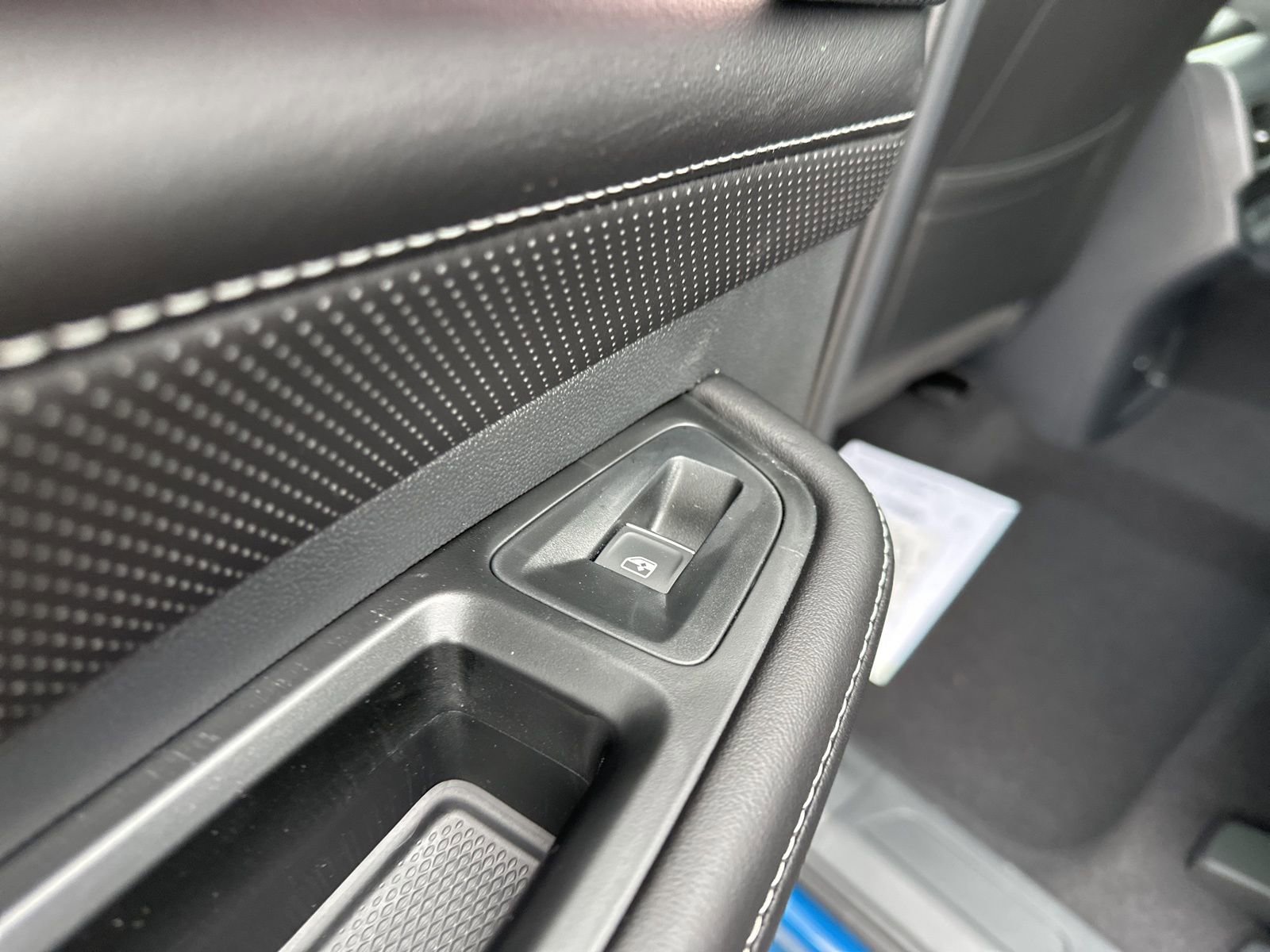 New 2026 Volkswagen Atlas Cross Sport SEL Premium R-Line image 24