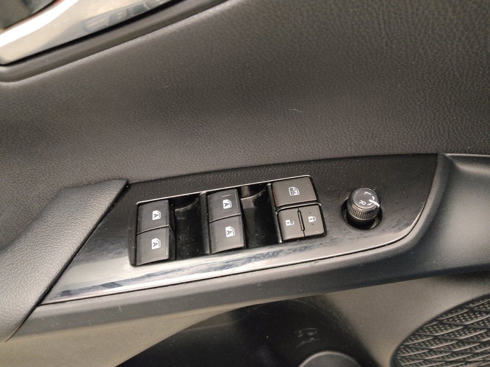 Used 2018 Toyota Prius Four w/ Advanced Technology Package FWD image 27