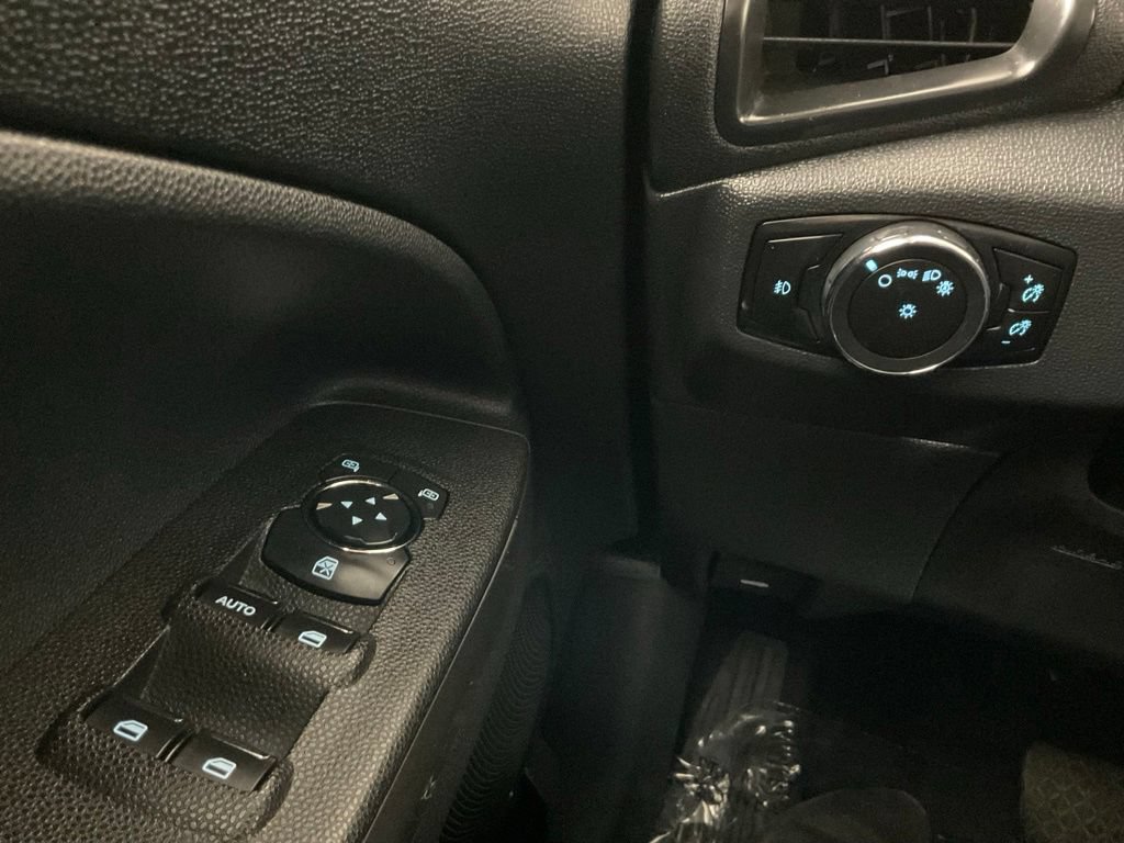 Certified 2018 Ford EcoSport SE FWD image 19