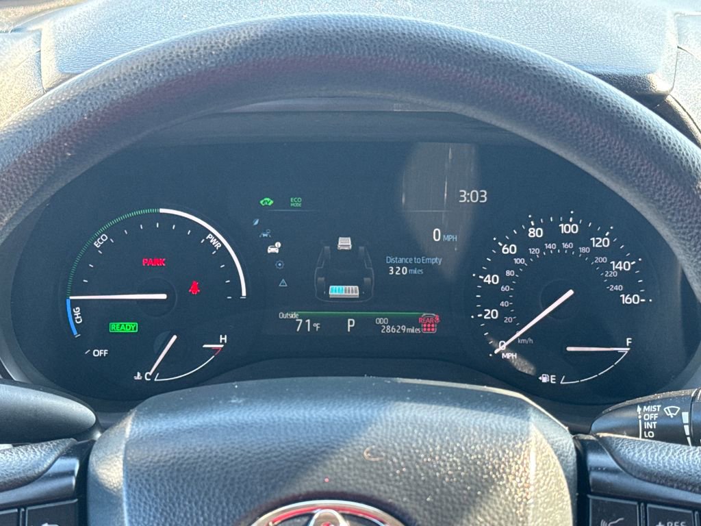 Used 2025 Toyota Sienna LE image 18