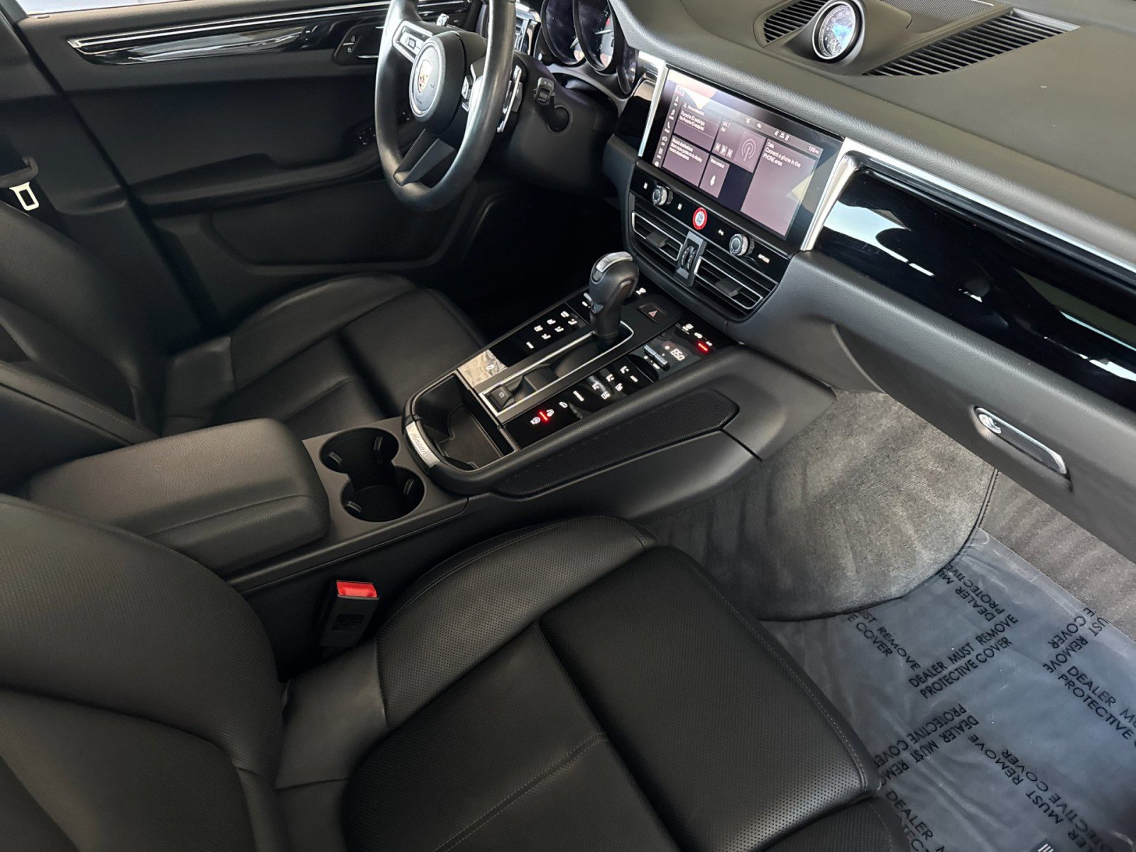 Used 2024 Porsche Macan image 16