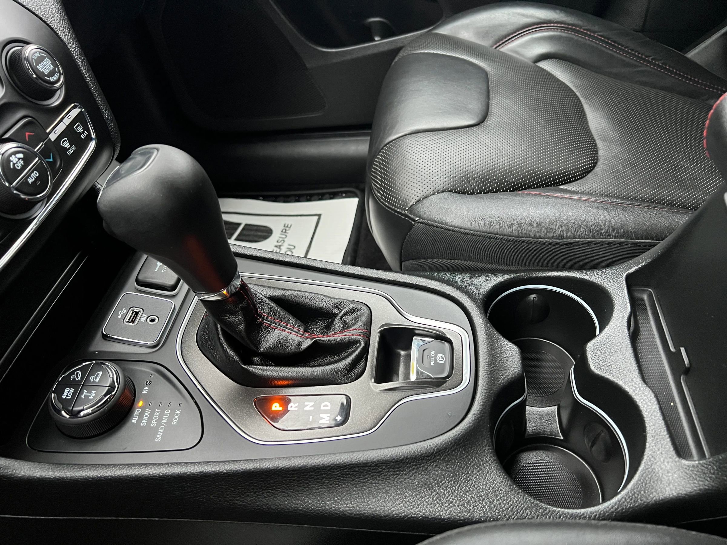 Used 2019 Jeep Cherokee Trailhawk image 21
