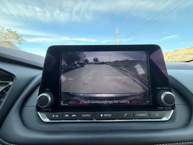 Used 2023 Nissan Rogue SV image 18