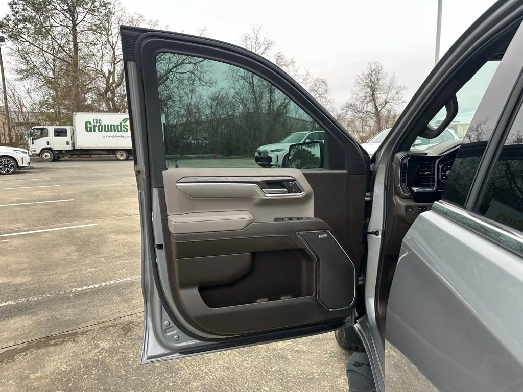 Used 2023 Chevrolet Silverado 1500 LTZ w/ LTZ Convenience Package II image 9