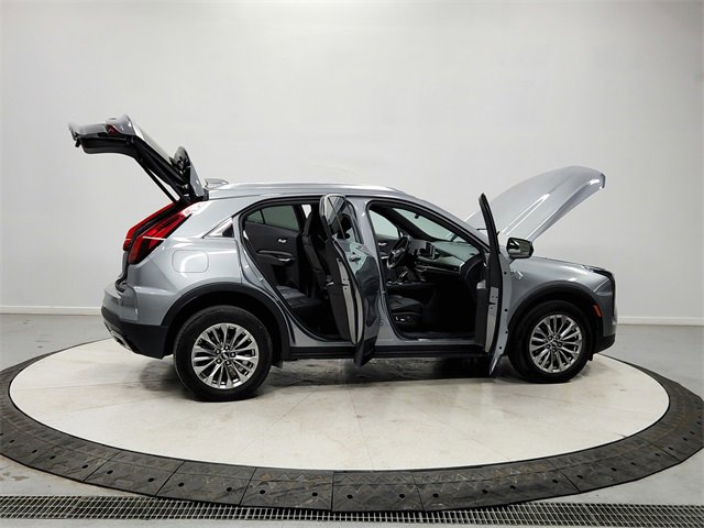 Used 2024 Cadillac XT4 Premium Luxury image 16