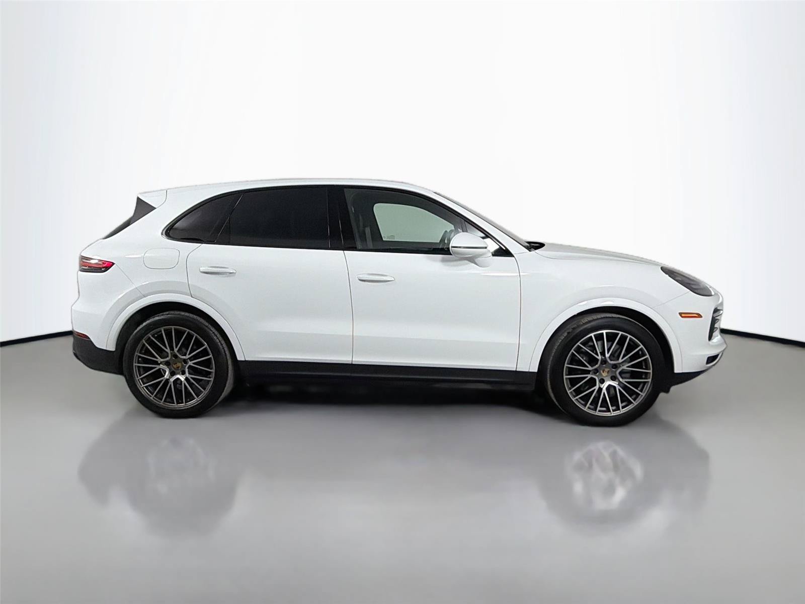 Certified 2023 Porsche Cayenne Platinum Edition AWD/4WD image 8