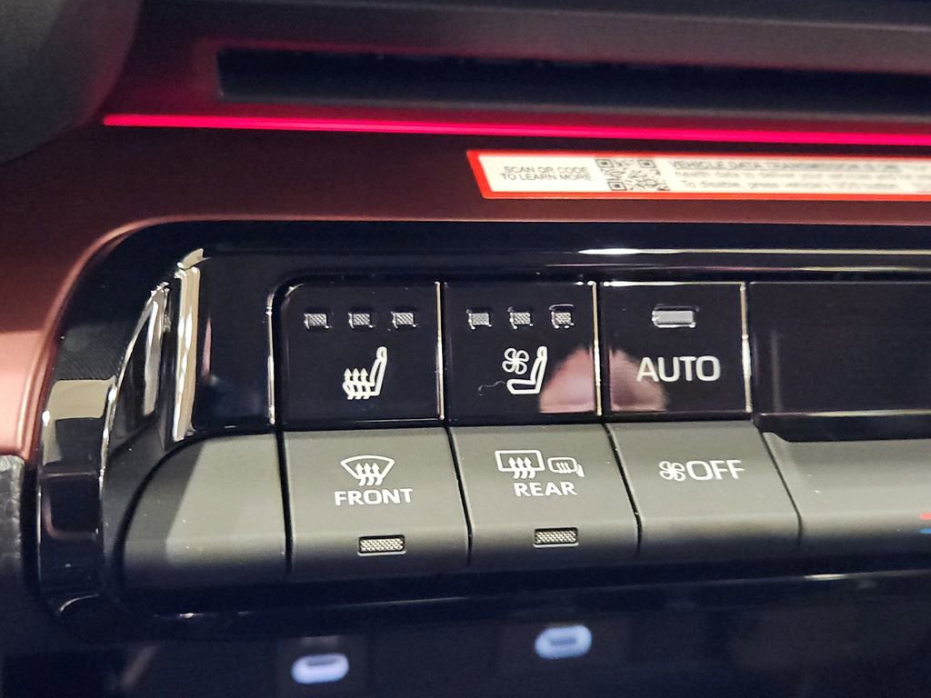 New 2026 Toyota Prius Plug-In Hybrid image 10