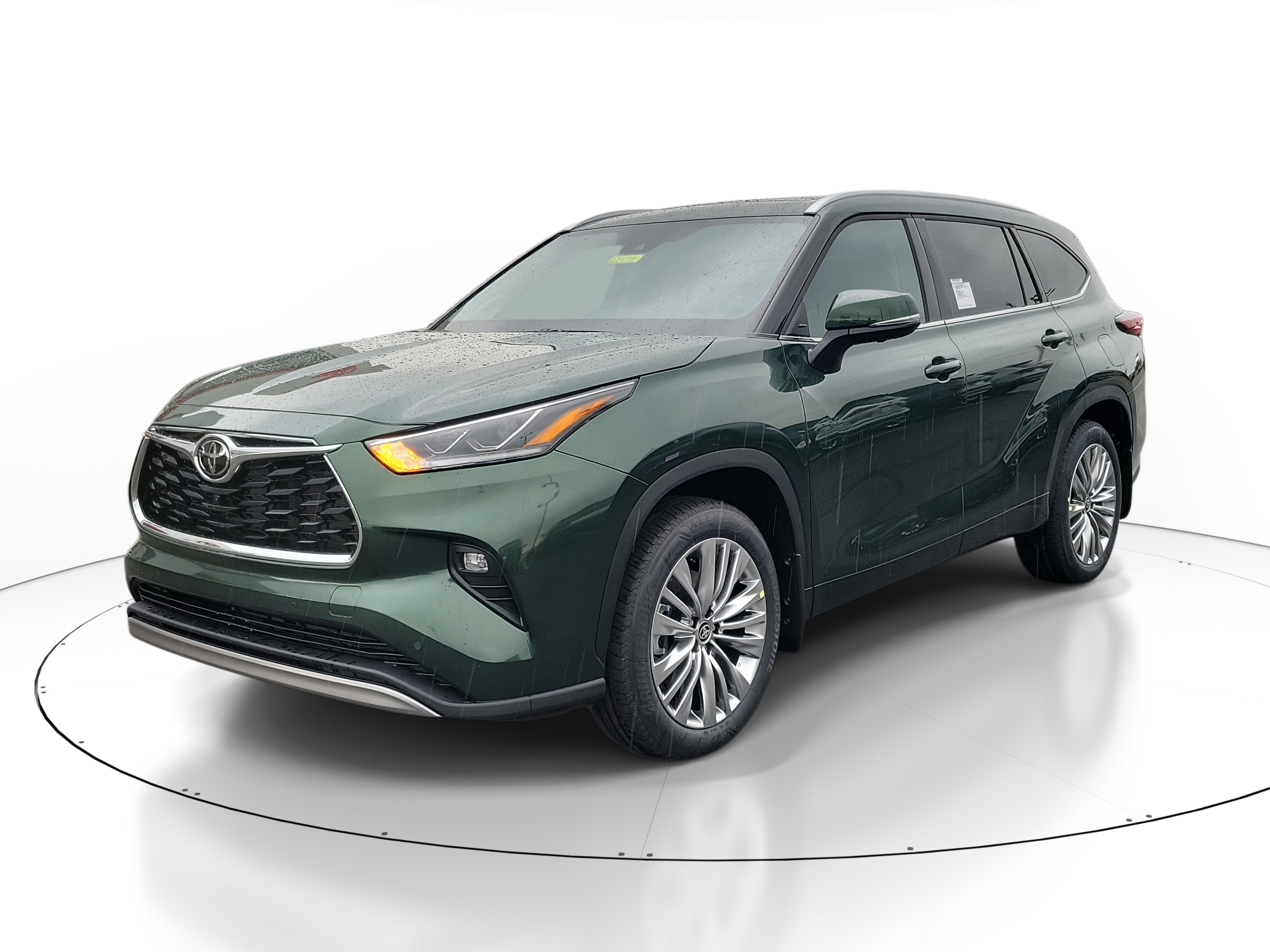 New 2025 Toyota Highlander Platinum image 2